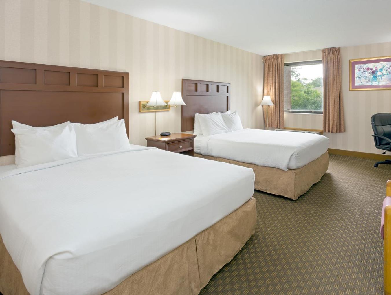 Days & By Wyndham Northwest Indianápolis
