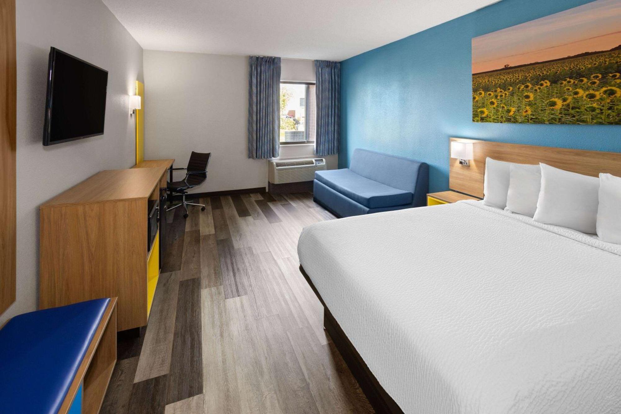 Hotel Days & By Wyndham Northwest Indianápolis