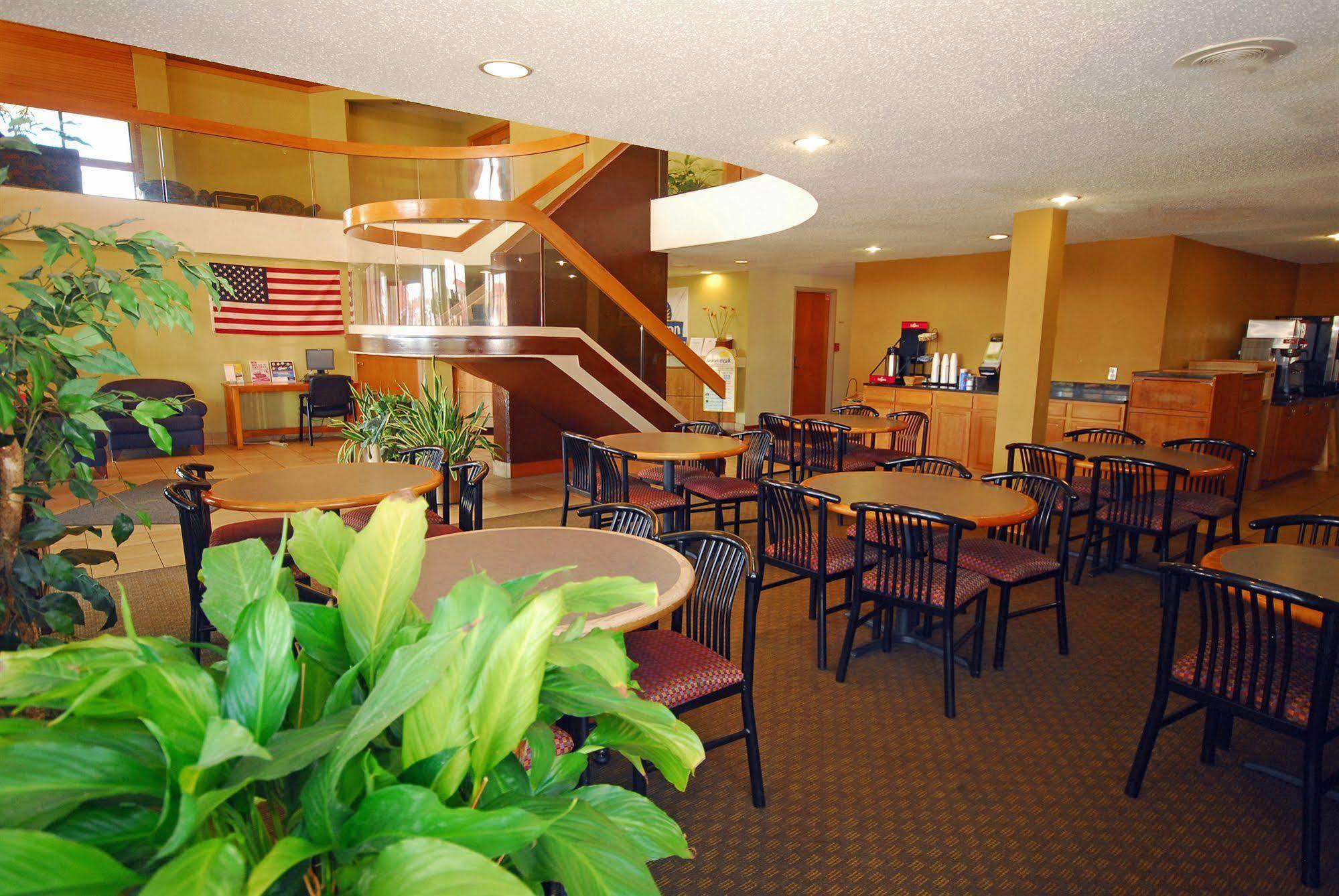 Hotel Days & By Wyndham Northwest 2*